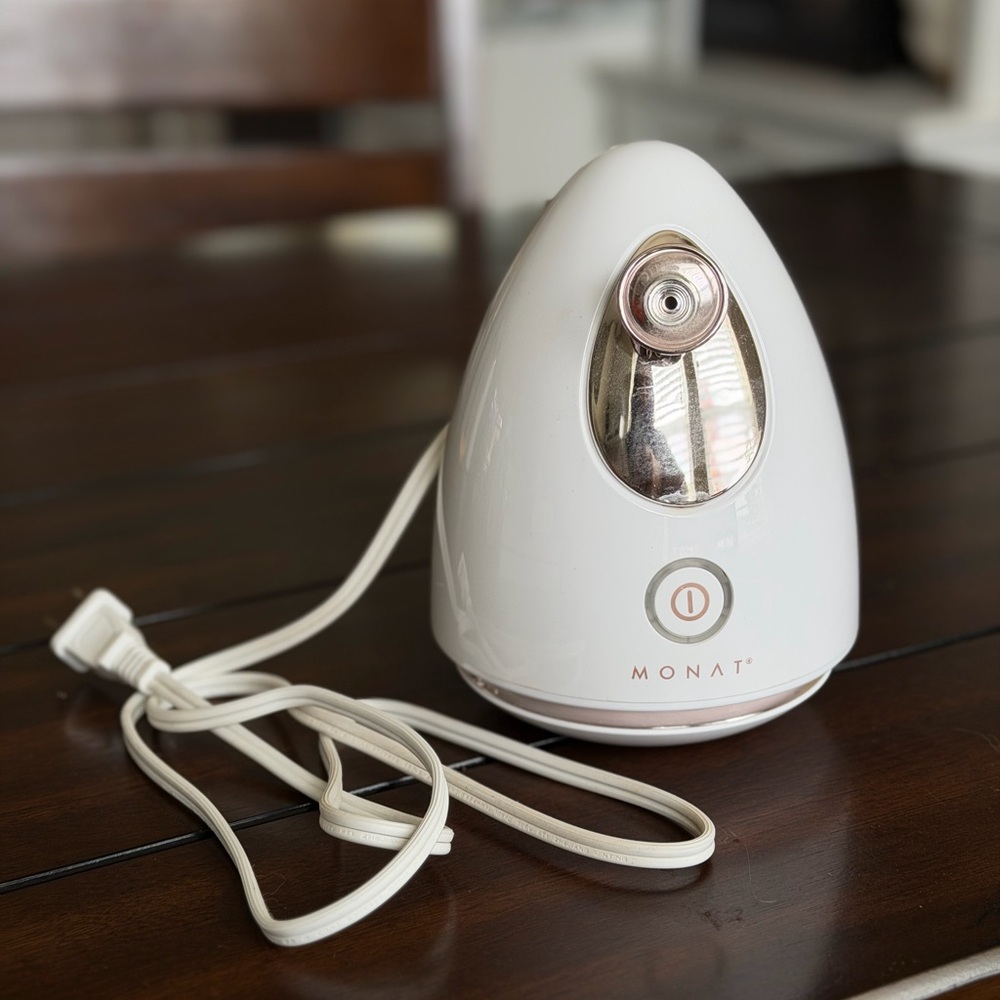 MONAT White Facial Steamer – Gentle At-Home Hydration
